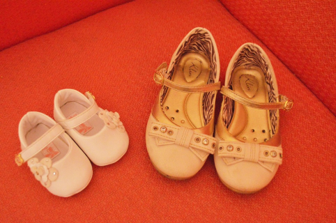с какого возраста можно носить каблуки девочке. shoes 666334 960 720. с какого возраста можно носить каблуки девочке фото. с какого возраста можно носить каблуки девочке-shoes 666334 960 720. картинка с какого возраста можно носить каблуки девочке. картинка shoes 666334 960 720. Кто из нас не напяливал мамины туфли на каблуках в пять лет? На таких же каблуках мы стремительно влетали в жизнь, желая носить все самое «красивое и модное». Но всегда ли можно ставить знак равенства между красотой и здоровьем? Какой каблук идеально подходит школьнице и когда можно примерить шпильки (та роковая примерка маминых туфель в старшей группе детского сада не в счет)?